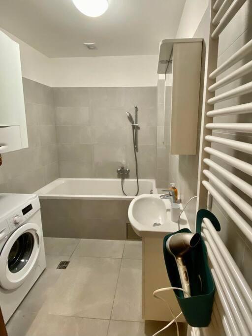 Spacious 2Br Apartment 6Min From Prague Castle! 외부 사진